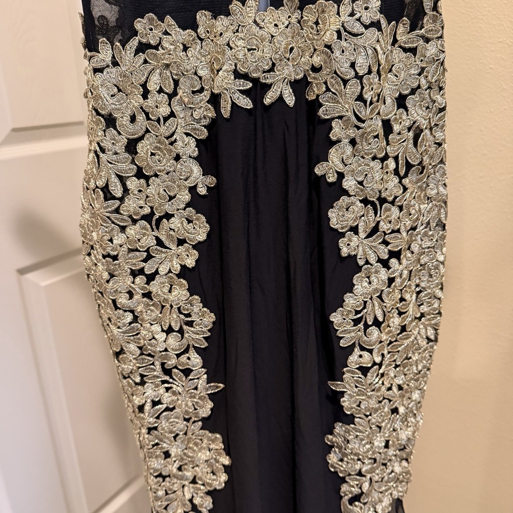 Betsy & Adam Women's 0 Black Gold Embroidered Mermaid Formal Evening Gown - Picture 6 of 16